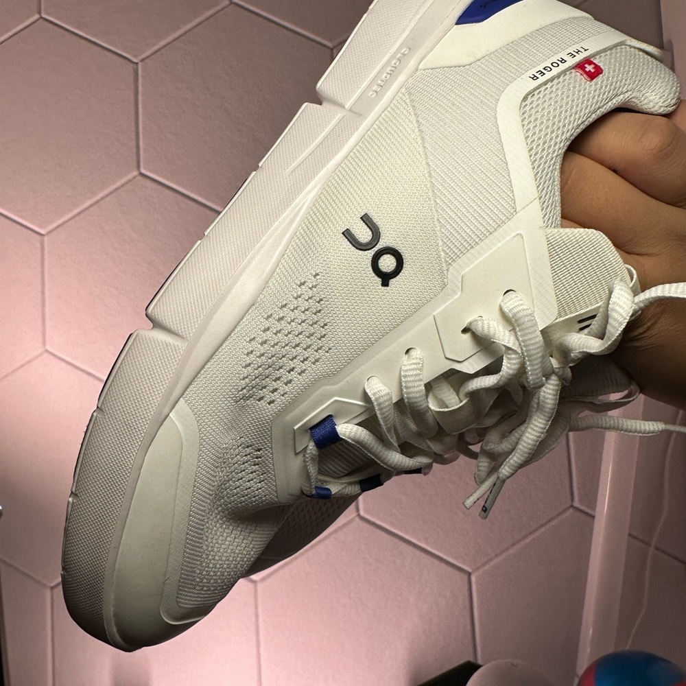 Brand New ON Rodger Spin Shoes White/Indigo size 8.5 Women’s